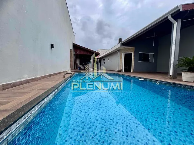 Casa com 250m² 2 quartos e 3 banheiros, à venda, no bairro Jardim Vilage em Rio Claro