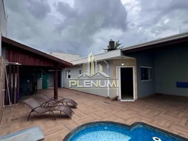Casa com 250m² 2 quartos e 3 banheiros, à venda, no bairro Jardim Vilage em Rio Claro