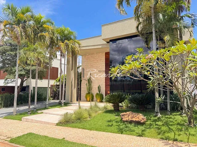Casa com 700m² 4 quartos e 5 banheiros, à venda, no bairro Residencial Alphaville Flamboyant em Goiânia