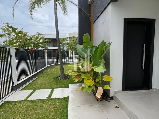 Casa com 273m² 3 quartos e 1 banheiro, à venda, no bairro Areias em Tijucas