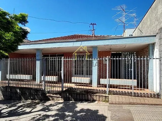 Casa com 520m² 3 quartos e 1 banheiro, à venda, no bairro Parque das Orquídeas em Guaxupé