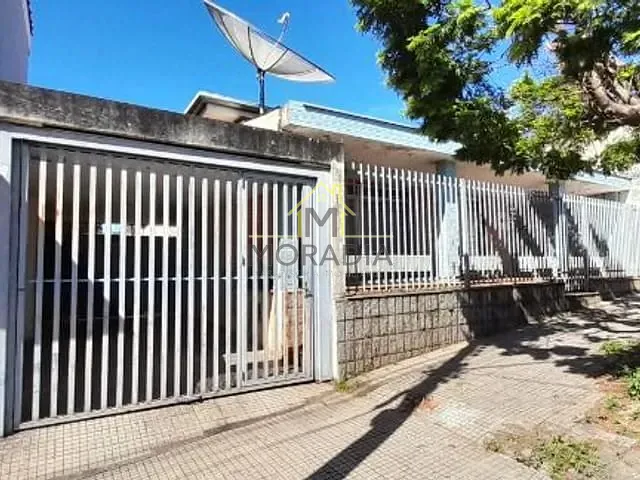 Casa com 520m² 3 quartos e 1 banheiro, à venda, no bairro Parque das Orquídeas em Guaxupé