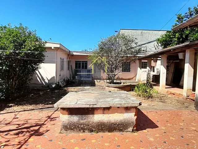 Casa com 520m² 3 quartos e 1 banheiro, à venda, no bairro Parque das Orquídeas em Guaxupé