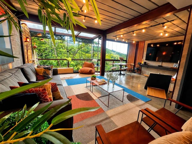 Casa à venda, no bairro Itaipava em Petrópolis