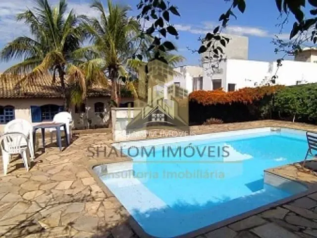 Casa com 1105m² 5 quartos e 2 banheiros, à venda, no bairro Garcas em Belo Horizonte