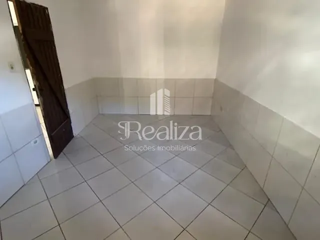 Casa com 200m² 3 quartos e 1 banheiro, à venda, no bairro Basílio em Ilhéus