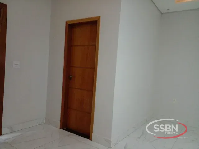 Casa 3 quartos e 1 banheiro, para alugar, no bairro Jardim Santa Rosa em Nova Odessa