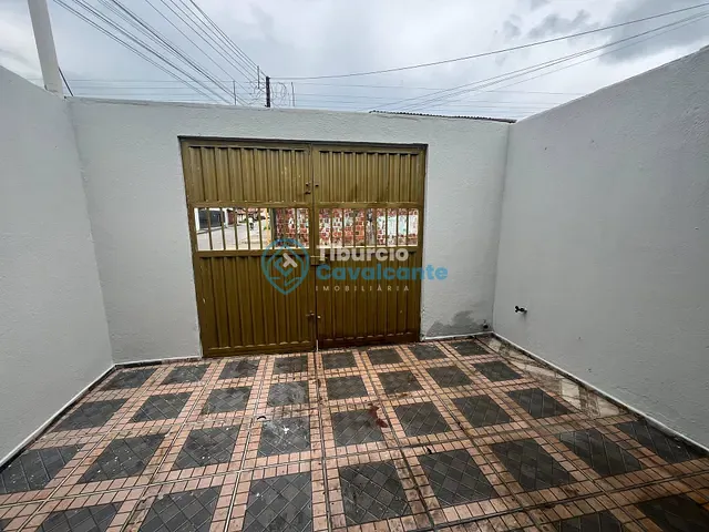 Casa 2 quartos e 1 banheiro, para alugar, no bairro Parque São João em Maranguape