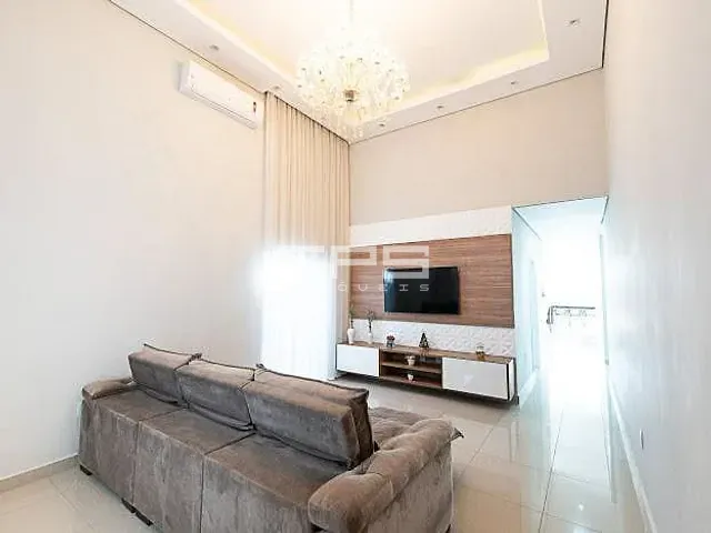 Casa com 360m² 3 quartos e 3 banheiros, à venda, no bairro Loteamento Village Sant Anna em Guaratinguetá