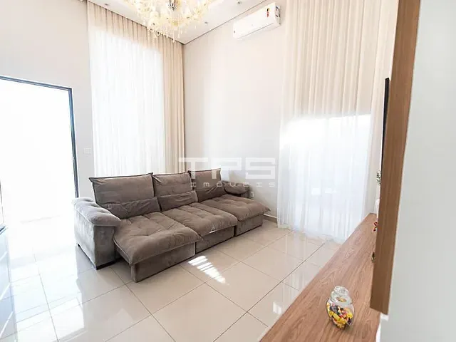 Casa com 360m² 3 quartos e 3 banheiros, à venda, no bairro Loteamento Village Sant Anna em Guaratinguetá