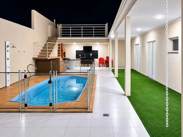 Casa com 353m² 4 quartos e 4 banheiros, à venda, no bairro Horto Santo Antonio em Jundiaí