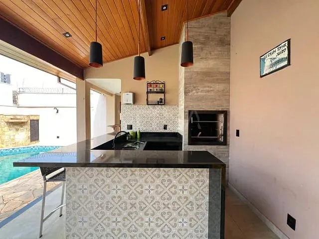 Casa com 405m² 3 quartos e 4 banheiros, à venda, no bairro Vila Santo Antônio em Rio Claro