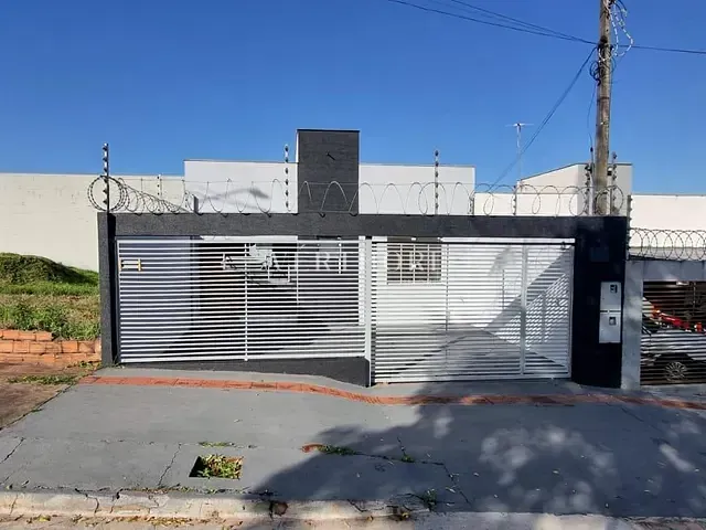 Casa 3 quartos e 1 banheiro, para alugar, no bairro Colúmbia em Londrina