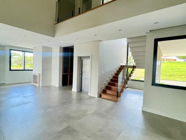 Casa com 632m² 4 quartos e 6 banheiros, à venda, no bairro Recanto do Bosque em São João da Boa Vista