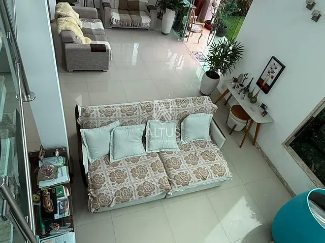 Casa com 300m² 3 quartos e 1 banheiro, à venda, no bairro Abrantes em Camaçari