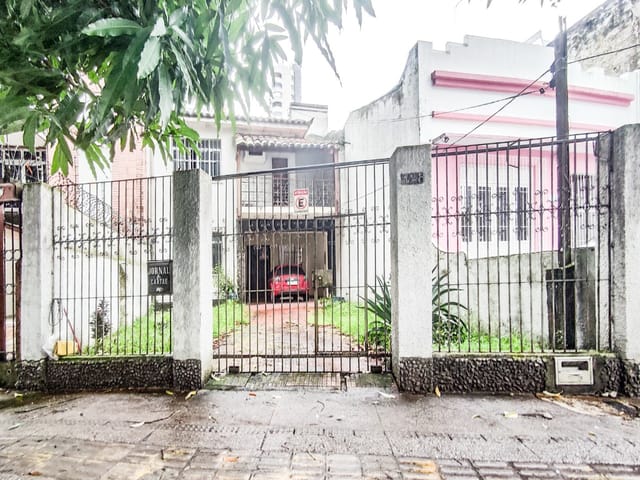 Casa 4 quartos e 2 banheiros, à venda, no bairro Umarizal em Belém