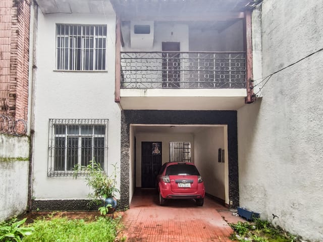 Casa 4 quartos e 2 banheiros, à venda, no bairro Umarizal em Belém