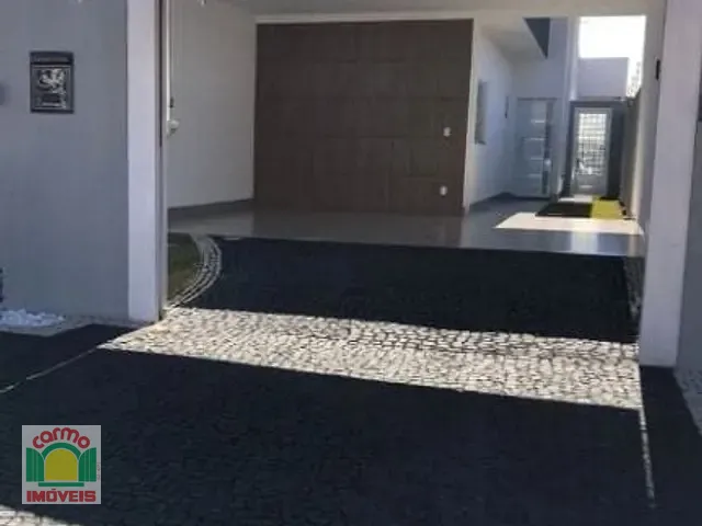 Casa com 204m² 3 quartos e 2 banheiros, à venda, no bairro Chácaras Colorado em Anápolis