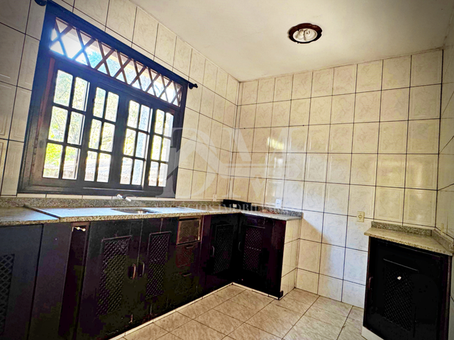 Casa 4 quartos e 3 banheiros, para alugar, no bairro Cidade Alta em Jaguariaíva