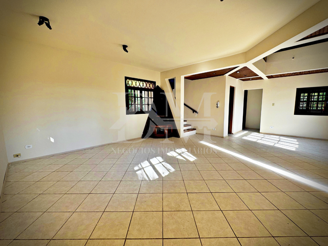 Casa 4 quartos e 3 banheiros, para alugar, no bairro Cidade Alta em Jaguariaíva