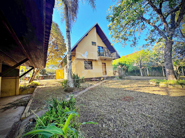 Casa 4 quartos e 3 banheiros, para alugar, no bairro Cidade Alta em Jaguariaíva