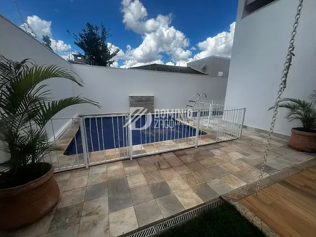Casa com 475m² 3 quartos e 6 banheiros, para alugar, no bairro Residencial Budeus em Uberaba