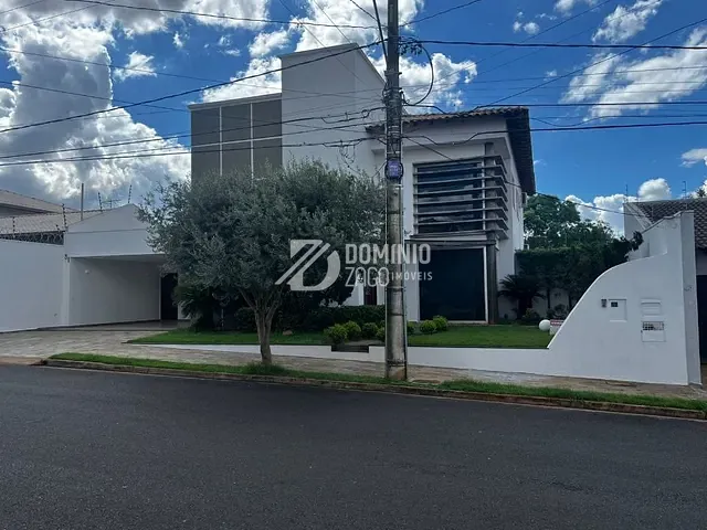 Casa com 475m² 3 quartos e 6 banheiros, para alugar, no bairro Residencial Budeus em Uberaba