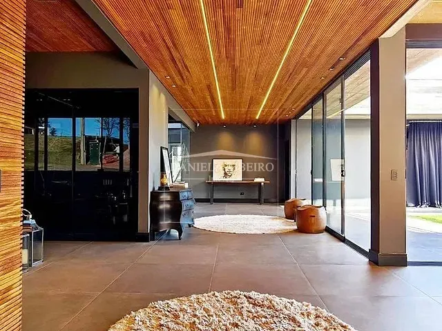 Casa com 2086m² 4 quartos e 6 banheiros, à venda, no bairro Estância Santa Paula em Londrina