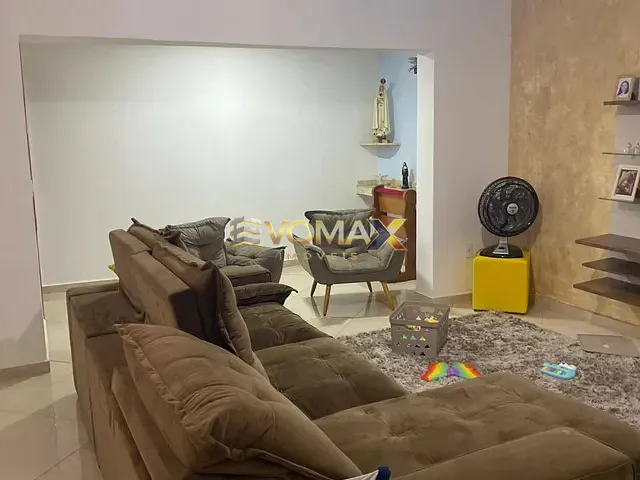 Casa 4 quartos e 3 banheiros, à venda, no bairro Jardim Bela Vista em Itapetininga