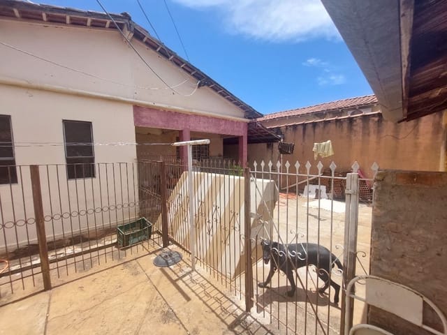 Casa com 394m² 6 quartos e 3 banheiros, à venda, no bairro Vila Xavier em Birigui