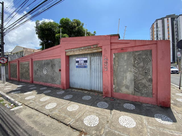 Casa com 380m² 5 quartos e 4 banheiros, à venda, no bairro Suíssa em Aracaju