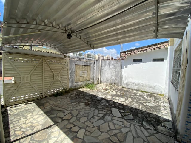 Casa com 380m² 5 quartos e 4 banheiros, à venda, no bairro Suíssa em Aracaju