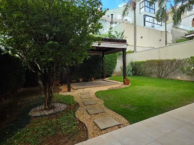 Casa com 250m² 4 quartos e 4 banheiros, à venda, no bairro Jardim das Flores em Cotia