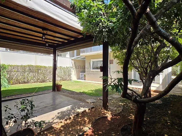Casa com 250m² 4 quartos e 4 banheiros, à venda, no bairro Jardim das Flores em Cotia