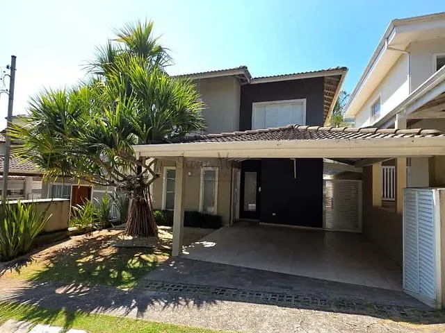 Casa com 250m² 4 quartos e 4 banheiros, à venda, no bairro Jardim das Flores em Cotia
