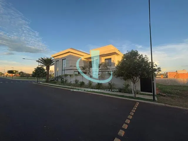 Sobrado com 521m² 3 quartos e 5 banheiros, à venda, no bairro Residencial e Comercial Quinta das Laranjeiras em Araraquara