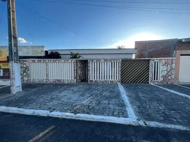 Casa à venda, no bairro Tancredo Neves I em Paulo Afonso