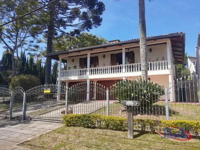 Casa com 825m² 4 quartos e 5 banheiros, para alugar, no bairro Santa Felicidade em Curitiba