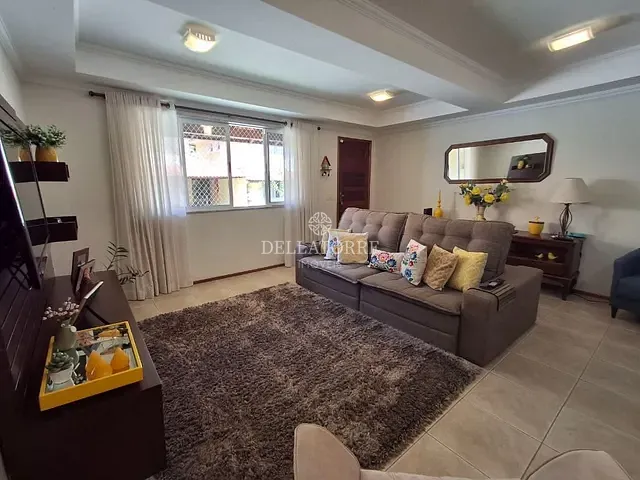 Casa com 146m² 4 quartos e 4 banheiros, à venda, no bairro Araras em Teresópolis
