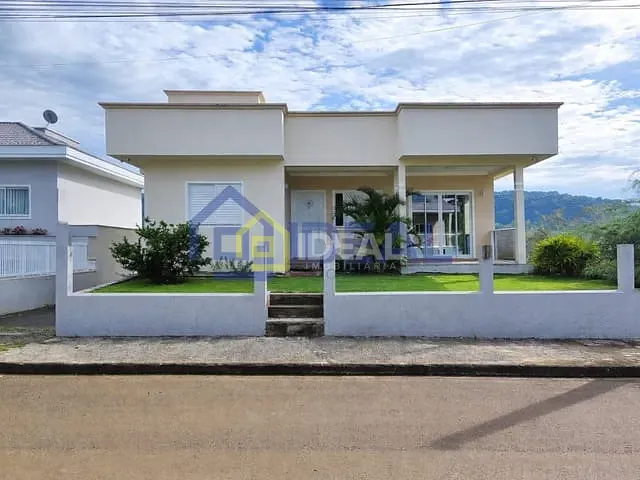 Casa 3 quartos e 2 banheiros, à venda, no bairro Arvoredo em Concórdia