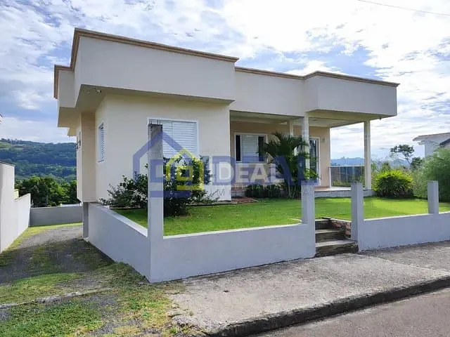 Casa 3 quartos e 2 banheiros, à venda, no bairro Arvoredo em Concórdia