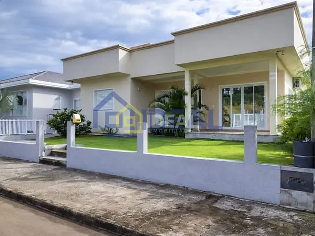 Casa 3 quartos e 2 banheiros, à venda, no bairro Arvoredo em Concórdia