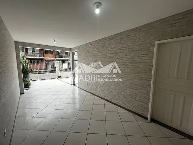 Casa com 200m² 3 quartos e 2 banheiros, à venda ou para alugar, no bairro São Sebastião em Palhoça