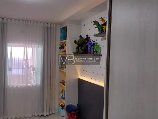 Casa com 356m² 3 quartos e 3 banheiros, à venda, no bairro Residencial Abussafe em Londrina