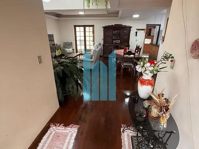 Casa 5 quartos e 5 banheiros, à venda, no bairro BORTOLAN em Poços de Caldas
