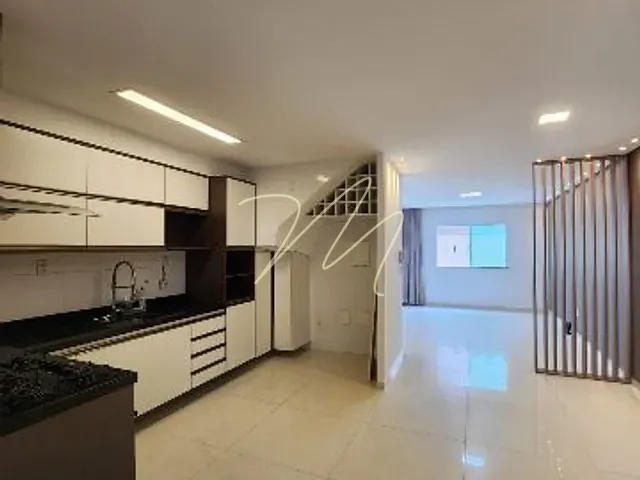 Casa 3 quartos e 4 banheiros, à venda, no bairro Jardim Atlântico em Ilhéus