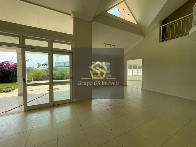 Casa com 650m² 3 quartos e 4 banheiros, à venda, no bairro Chácaras Silvania em Valinhos
