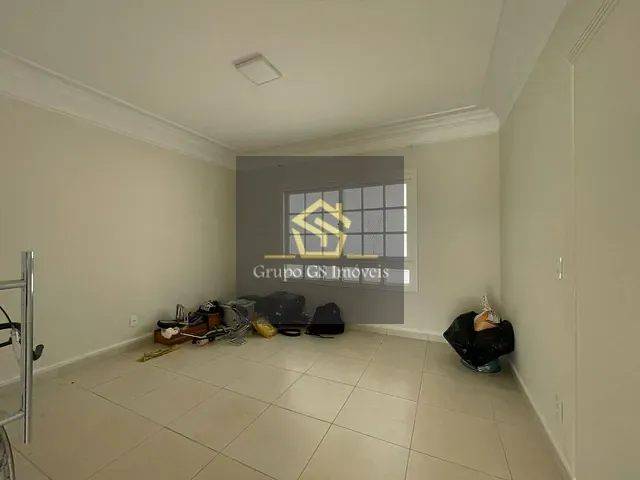 Casa com 650m² 3 quartos e 4 banheiros, à venda, no bairro Chácaras Silvania em Valinhos