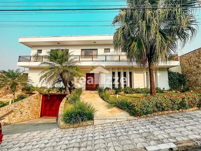 Casa com 483m² 4 quartos e 6 banheiros, à venda, no bairro Centro em Serra Negra