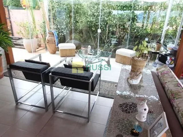 Casa com 697m² 4 quartos e 6 banheiros, à venda, no bairro Centro em Igaratá